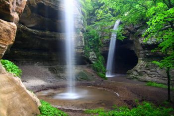 waterfall at starved rock state park illinois