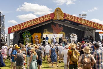 crowd at new orleans jazz fest