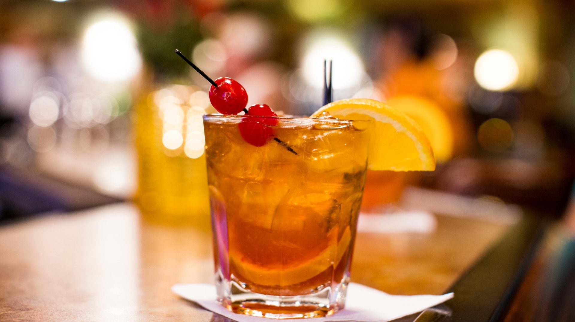 Định Nghĩa Cocktail Bar