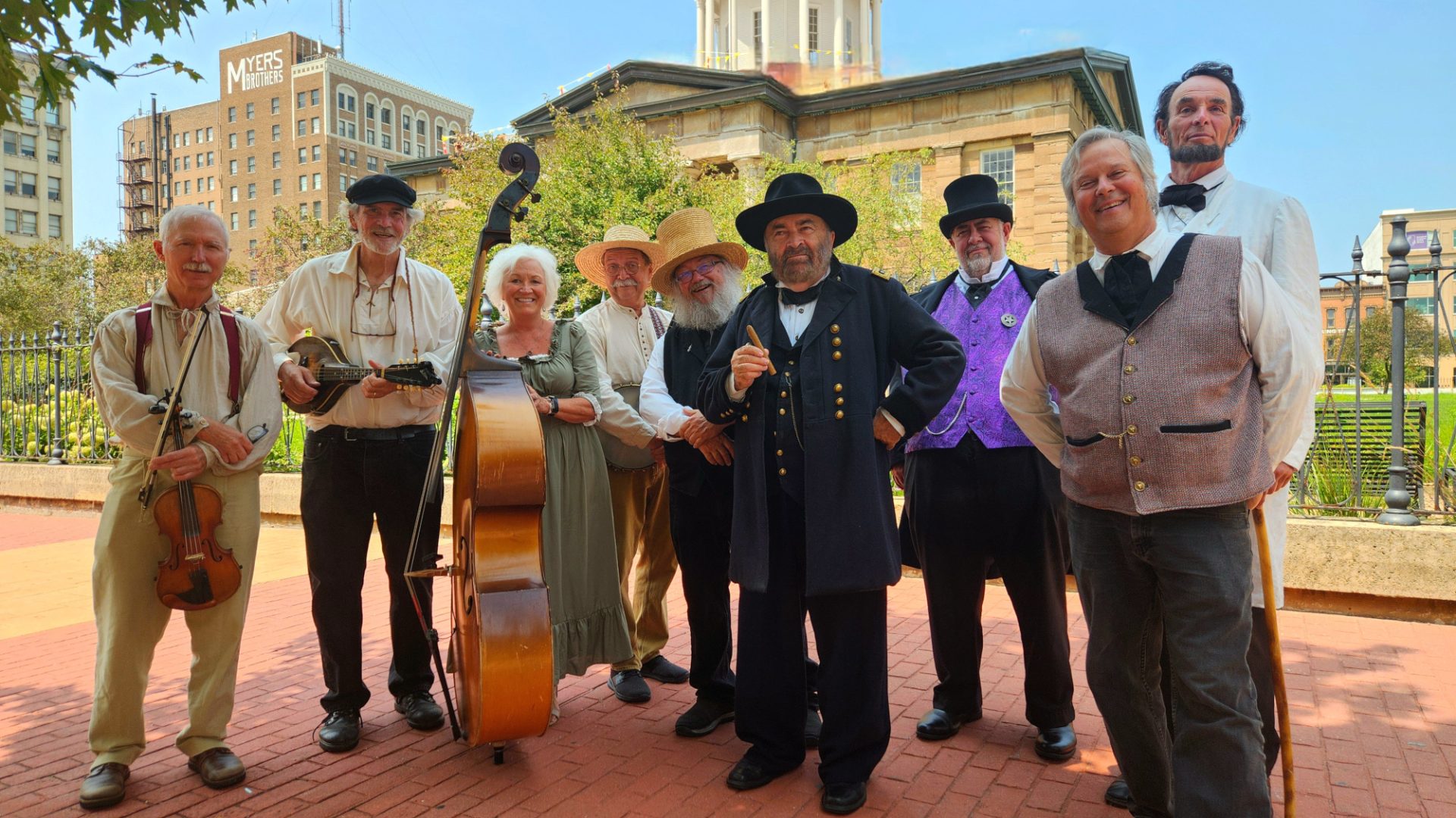 historical actors at alive on the plaza springfield illinois