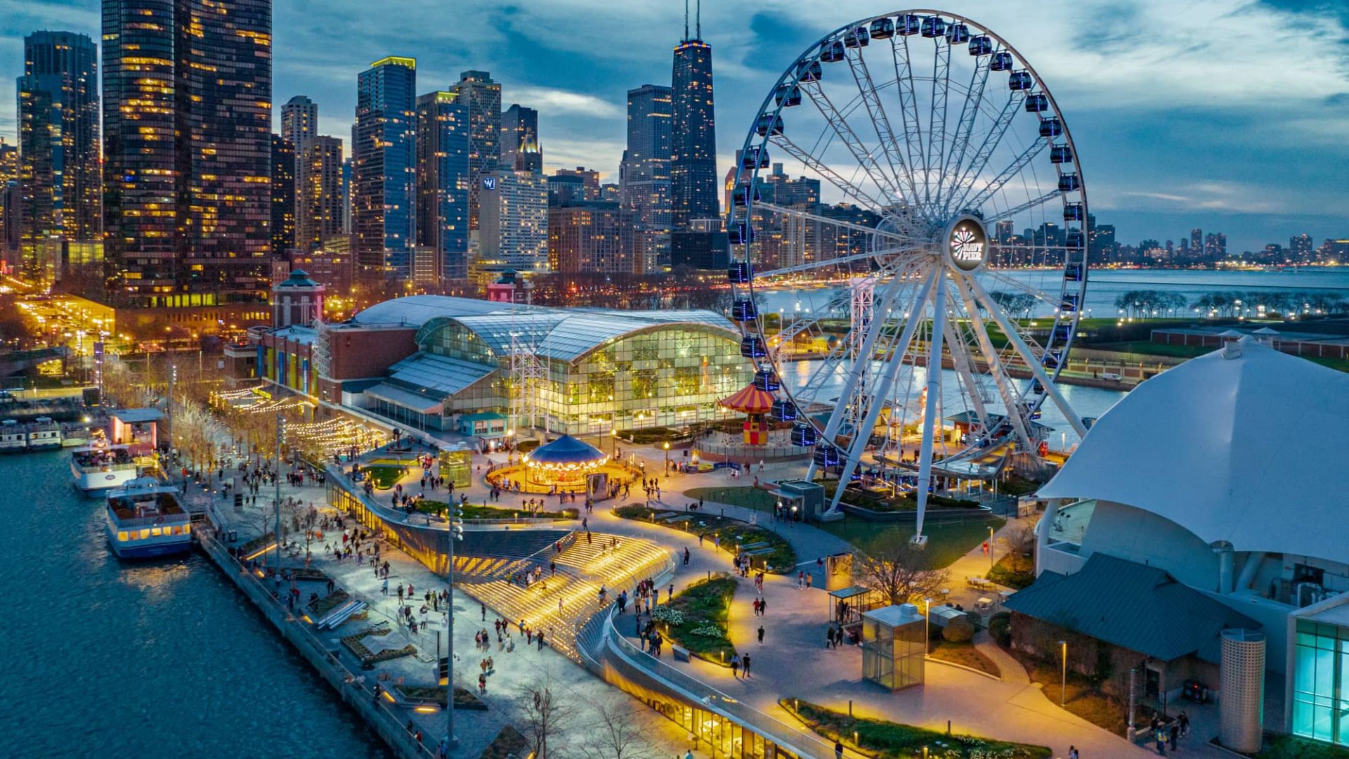 navy pier at night chicago illinois